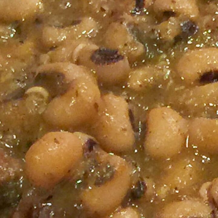 cooked black-eyed peas