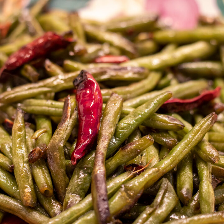 charred green beans with hot peppers