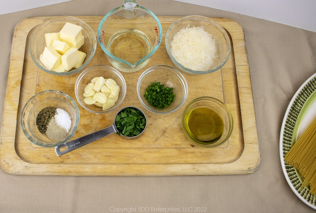 prepared ingredienst for spaghetti bordelaise