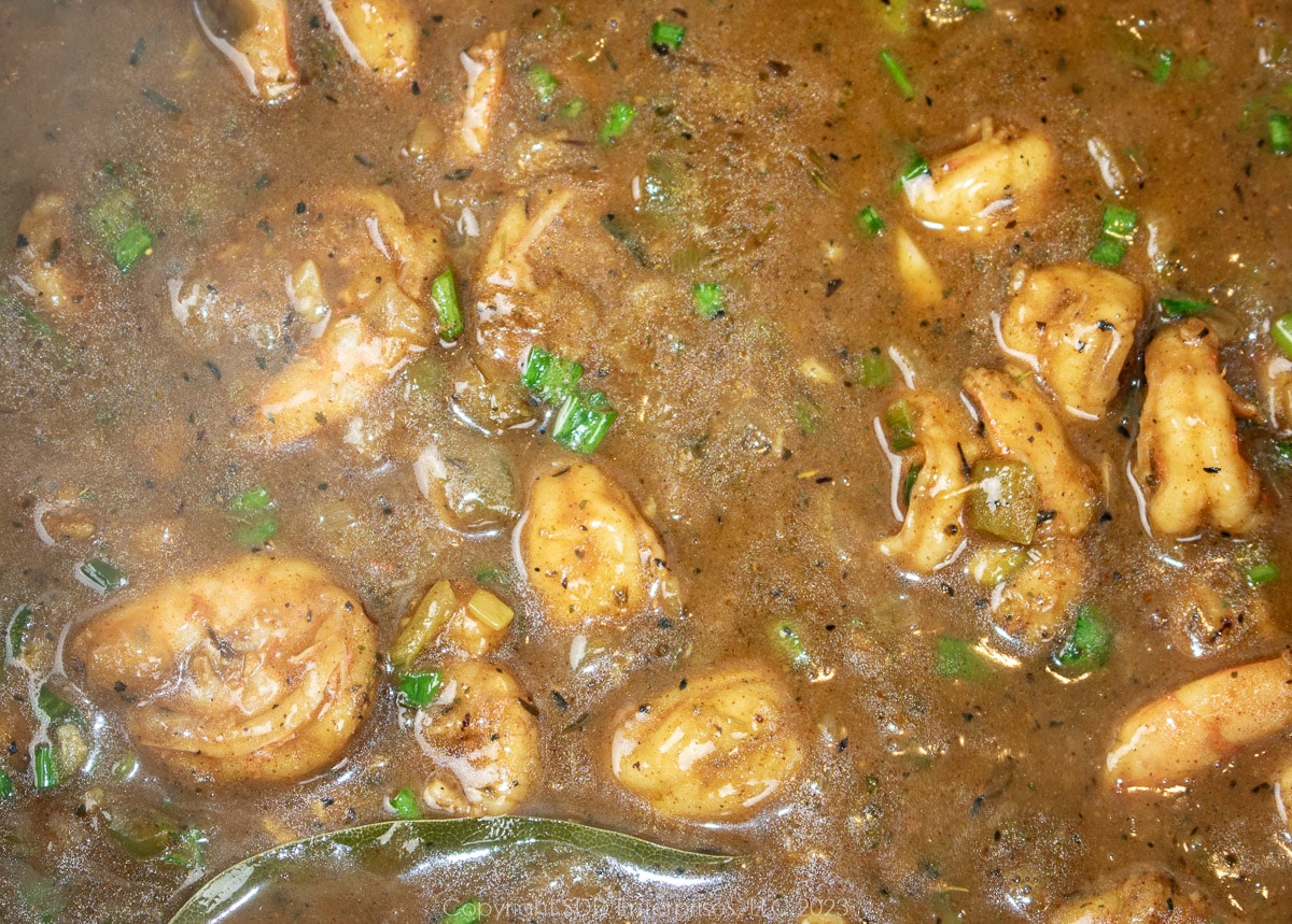 shrimp étouffée in a Dutch oven