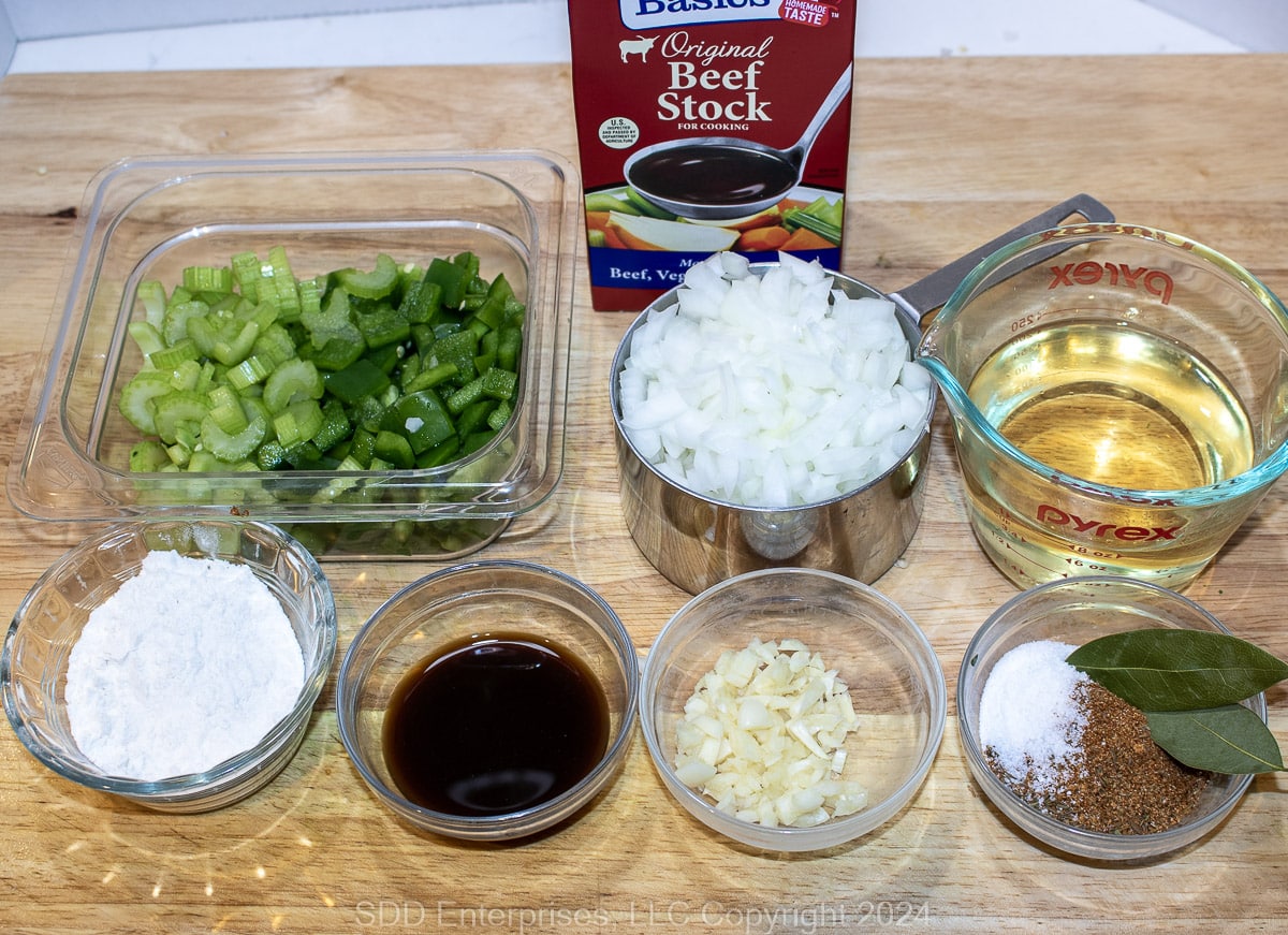 Prepared ingredients for brown gravy to go with meatballs.
